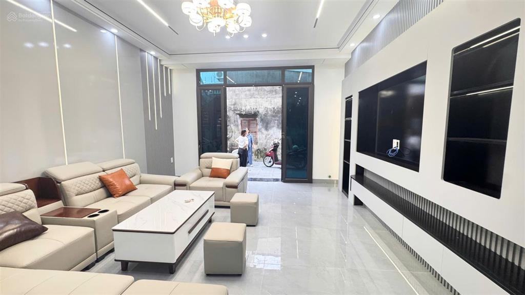 Hàng hiếm nhà 3 tầng 55m2, ngay trường mầm non sở dầu, hồng bàng, chỉ hơn 3 tỷ xíu