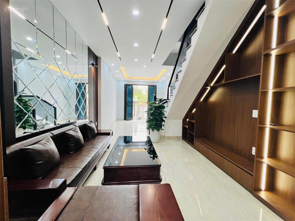 Siêu rẻ nhà 3 tầng 57m2 ngõ thông oto đỗ cửa ngay trường học cấp 1 chỉ hơn 3 tỷ xíu