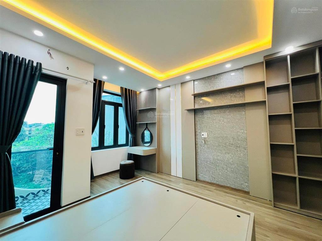 Siêu rẻ nhà 3 tầng 57m2 ngõ thông oto đỗ cửa ngay trường học cấp 1 chỉ hơn 3 tỷ xíu