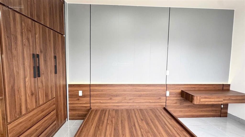 Cực sốc chỉ 2,88 tỷ nhà 4 tầng ngõ thông ô tô đỗ cửa ngay trường cấp 1 hùng vương, hồng bàng hp