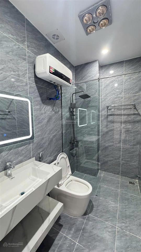 Cực sốc chỉ 2,88 tỷ nhà 4 tầng ngõ thông ô tô đỗ cửa ngay trường cấp 1 hùng vương, hồng bàng hp