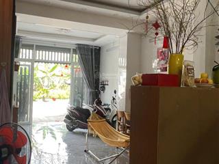 Nhà đẹp gần vinhomes q9  đường ô tô né  giá 4,95 tỷ