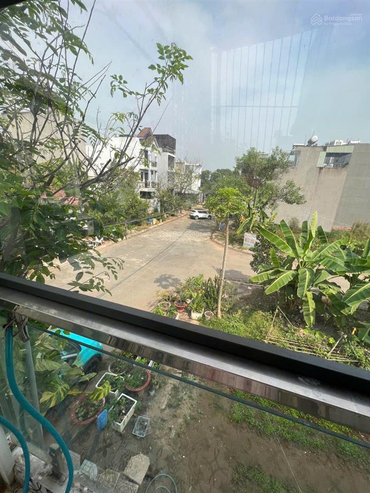 Nhà đẹp gần vinhomes q9  đường ô tô né  giá 4,95 tỷ