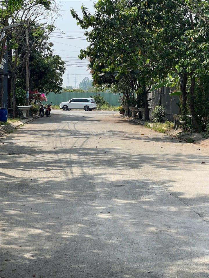 Nhà đẹp gần vinhomes q9  đường ô tô né  giá 4,95 tỷ