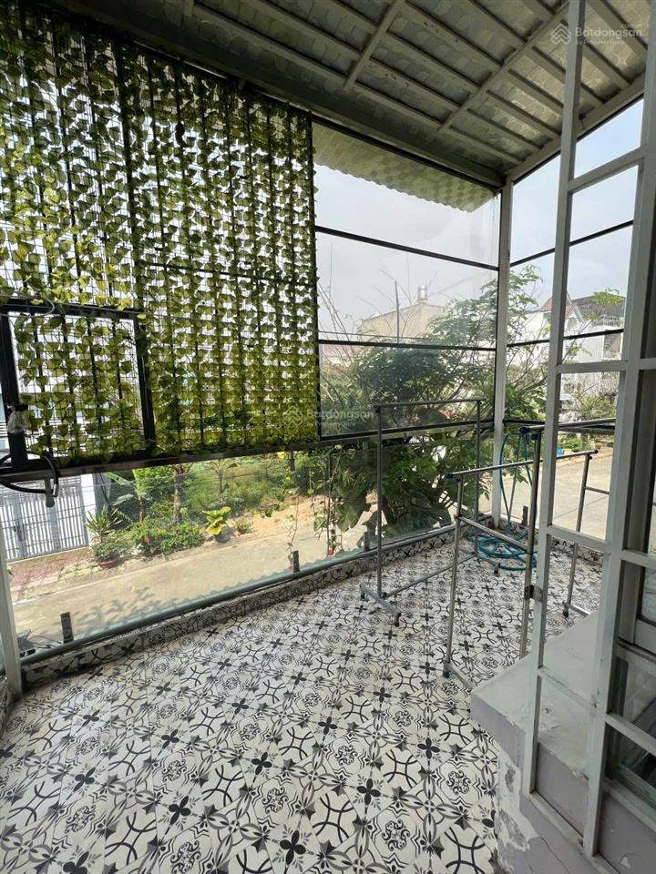 Nhà đẹp gần vinhomes q9  đường ô tô né  giá 4,95 tỷ