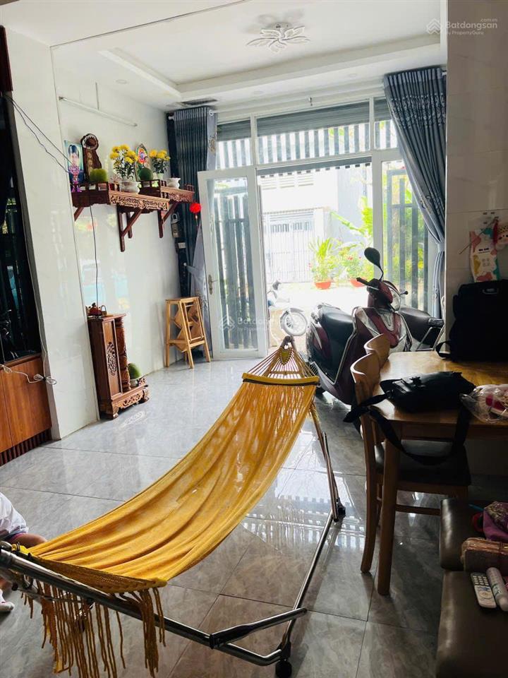 Nhà đẹp gần vinhomes q9  đường ô tô né  giá 4,95 tỷ
