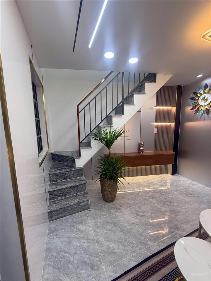 Nhà đẹp 2 tầng chỉ 2tỷ6 ở phường linh xuân có shr