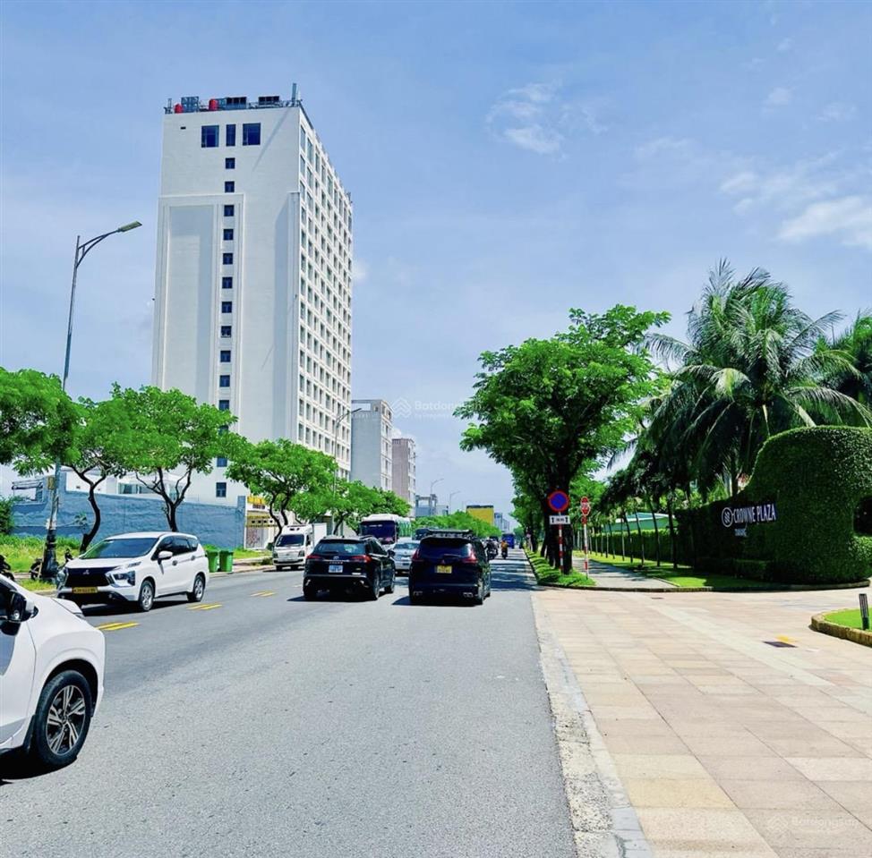 Chủ ngộp bank bán nhanh lô góc 121m2 tặng nhà cấp 4 sát biển mỹ khê