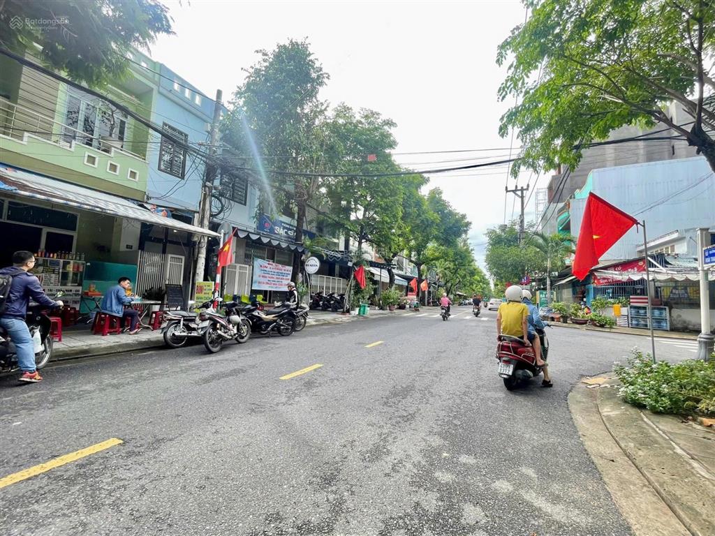 Giảm sốc 1 tỷ! cần tiền bán nhanh đất tặng nhà 2 tầng mặt tiền hoài thanh 7m5