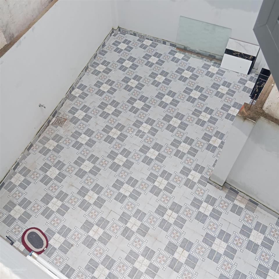 Cần vốn kinh doanh bán nhà mới xây hẻm xe 3 gác thông thoáng cách chợ 15m
