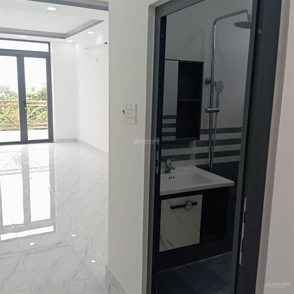 Cần vốn kinh doanh bán nhà mới xây hẻm xe 3 gác thông thoáng cách chợ 15m