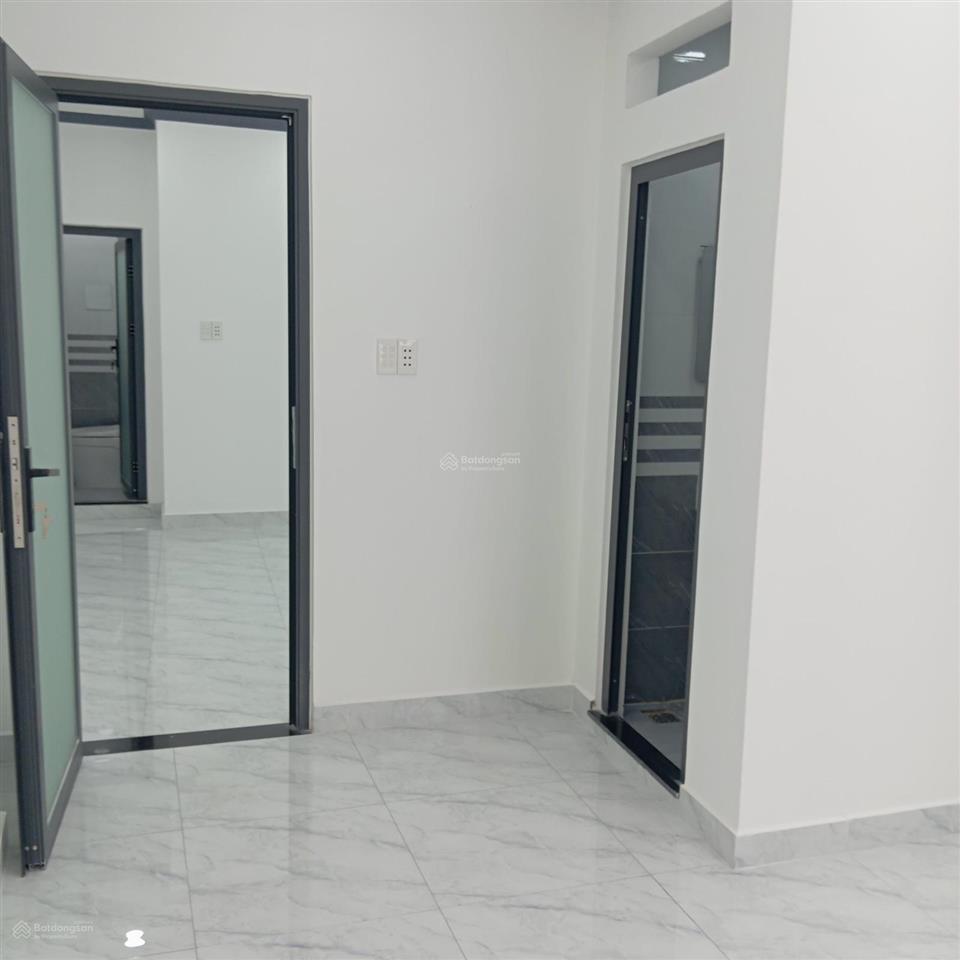 Cần vốn kinh doanh bán nhà mới xây hẻm xe 3 gác thông thoáng cách chợ 15m