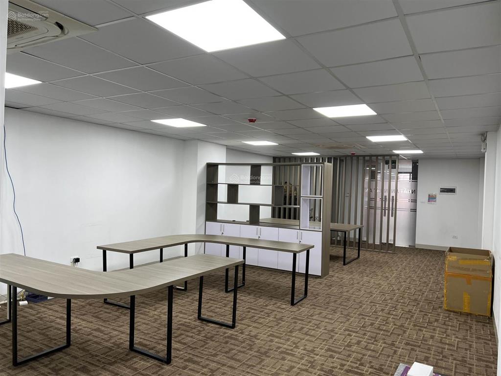 Cho thuê mặt bằng 100m mặt phố 85 linh lang, ba đình (làm văn phòng / phòng tập)