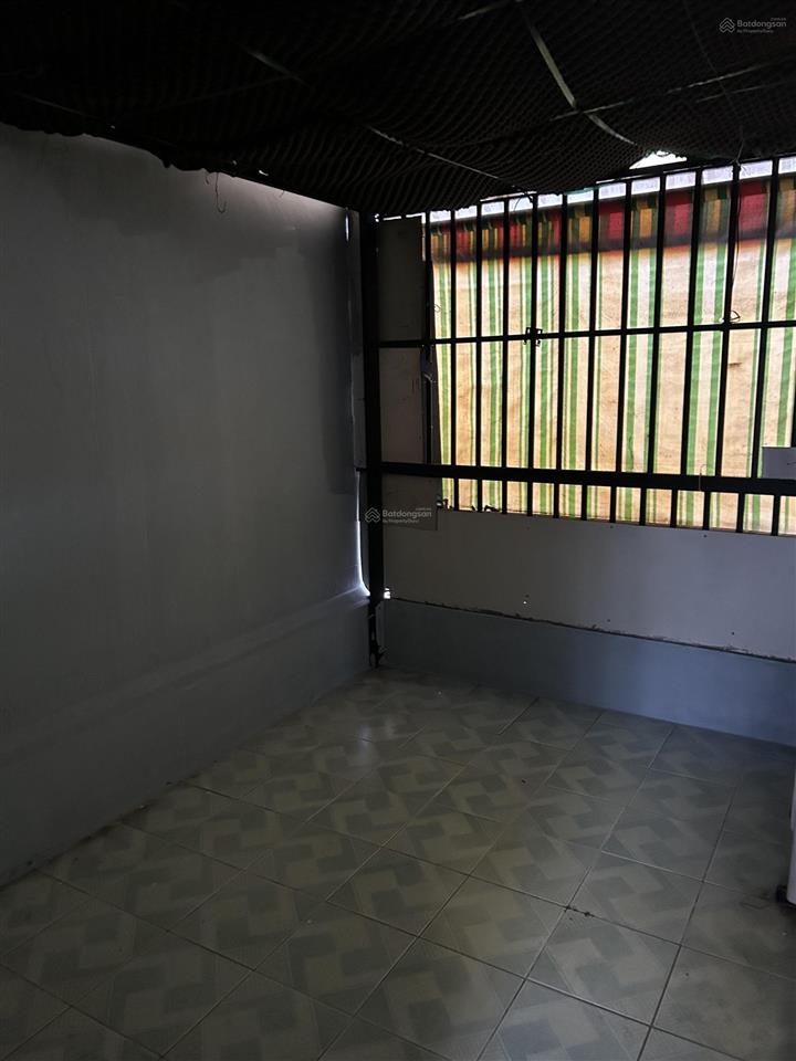 Cho thuê nhà nguyên căn 3 tầng 30m², hẻm 3m cách mặt tiền lê hồng phong 15m