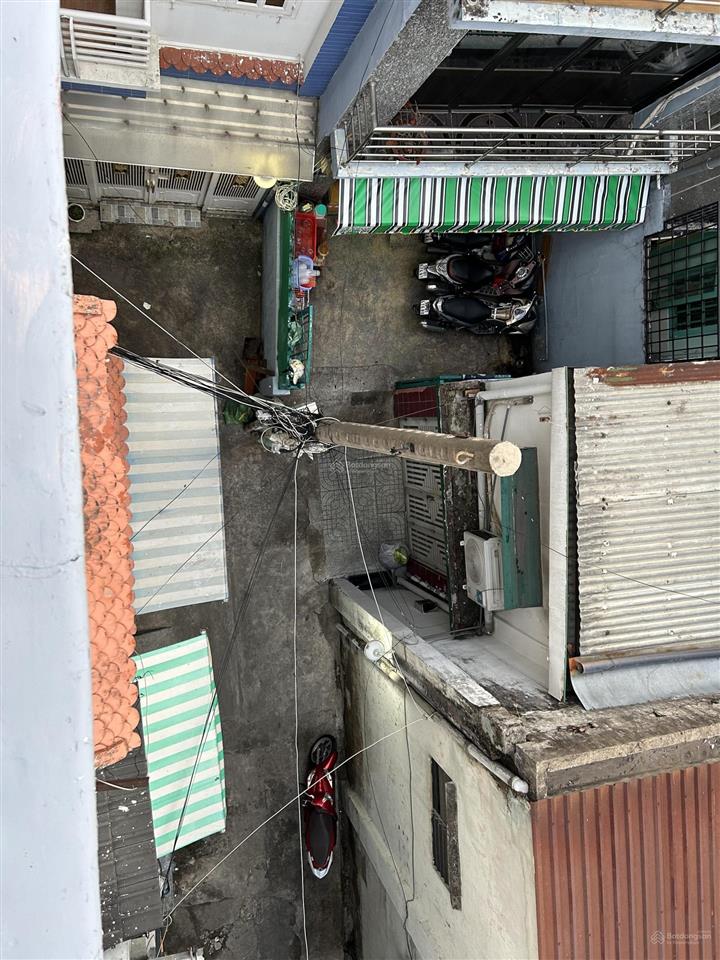 Cho thuê nhà nguyên căn 3 tầng 30m², hẻm 3m cách mặt tiền lê hồng phong 15m