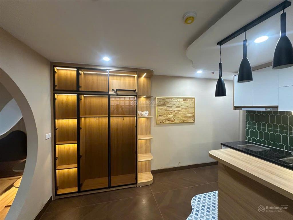Tòa nhà dòng tiền airbnb phố hồ tùng mậu  9 tầng  xây mới  ô tô tránh