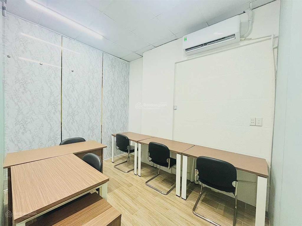 Cho thuê văn phòng 3  4 người tại quận 1 có đầy đủ nội thất với nhiều ưu đãi