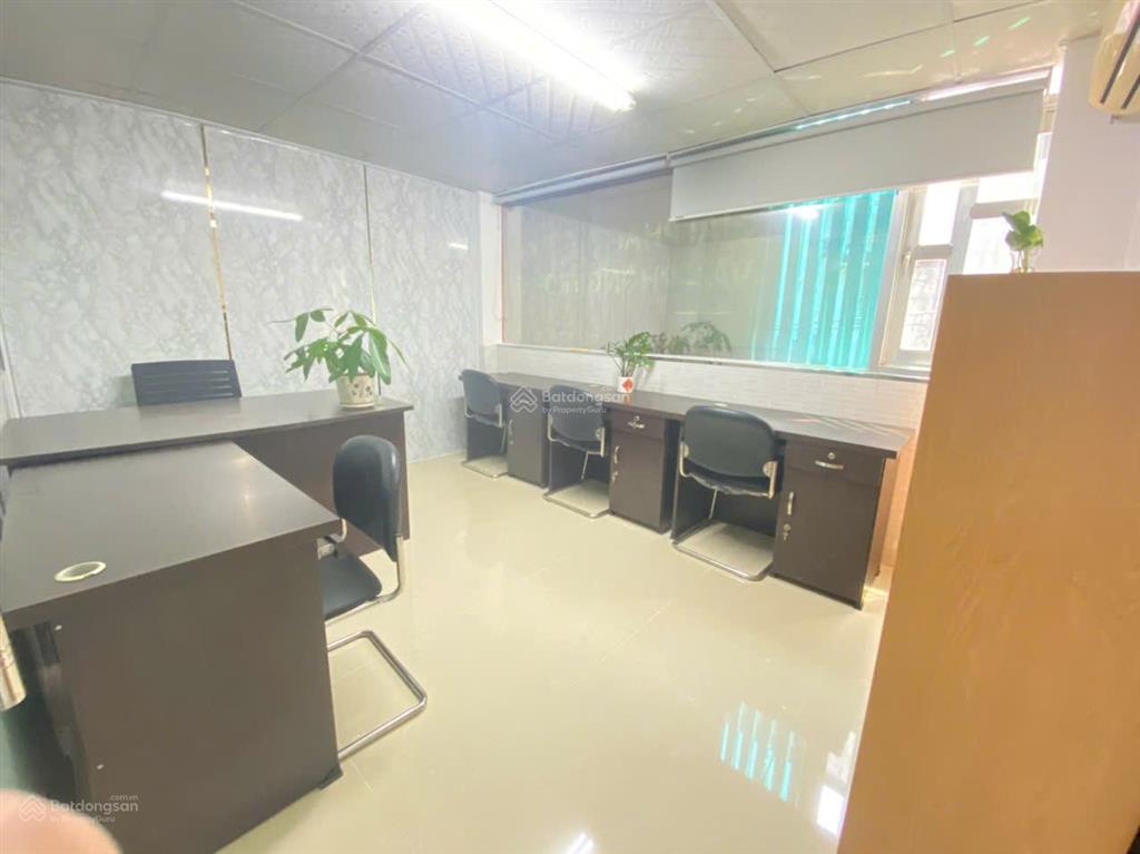 Cho thuê văn phòng setup full nội thất cho từ 2  10nv tại bình thạnh.  0765 290 ***