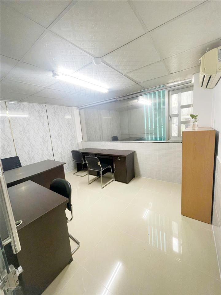 Cho thuê văn phòng setup full nội thất cho từ 2  10nv tại bình thạnh.  0765 290 ***