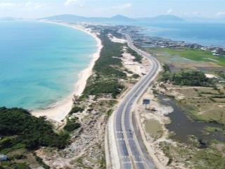 Bán lô đất mặt biển bắc vân phong mặt tiền đường ven biển 30m. sổ đỏ lâu dài được xây 7 tầng