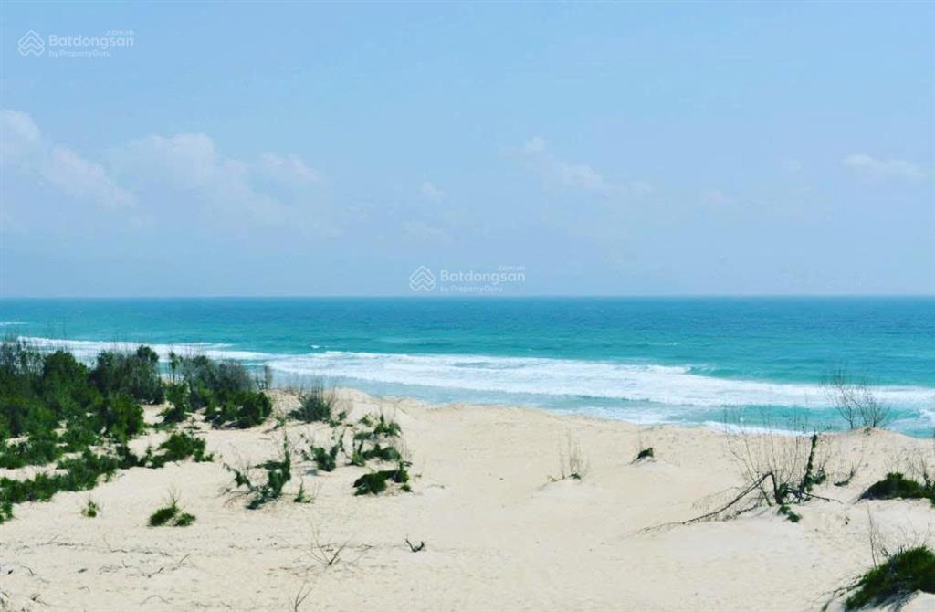 Bán lô đất mặt biển bắc vân phong mặt tiền đường ven biển 30m. sổ đỏ lâu dài được xây 7 tầng
