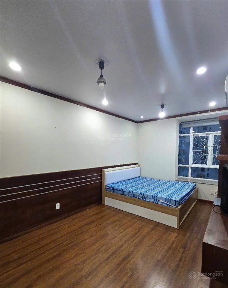Bán căn hộ 2pn, 96m2, tầng cao thoáng view hồ bơi, cạnh bên đô thị phú mỹ hưng q7, crescent mall..