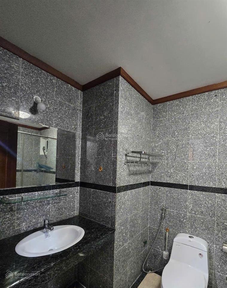 Bán căn hộ 2pn, 96m2, tầng cao thoáng view hồ bơi, cạnh bên đô thị phú mỹ hưng q7, crescent mall..