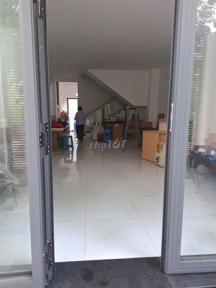 Bán căn nhà phô KDC Gia Hòa đường quốc lộ 50 xã Bình Hưng, TP.HCM