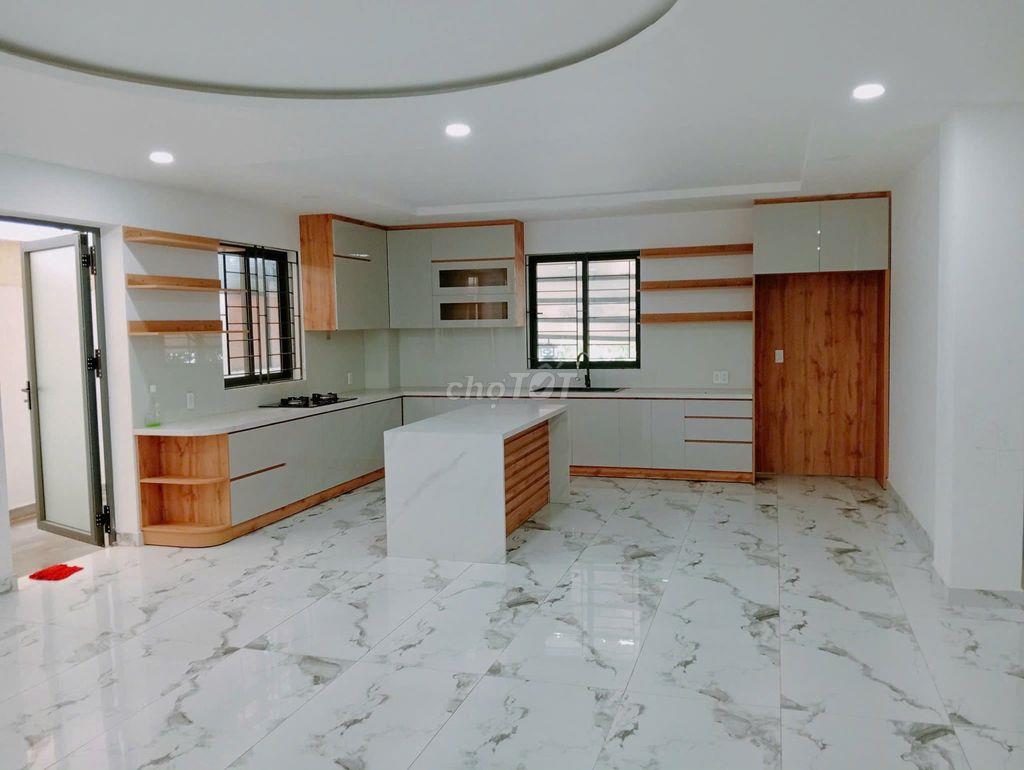 Bán nhà phố căn góc có hầm đường lớn KDC 13E INTRESCO giá rẻ.