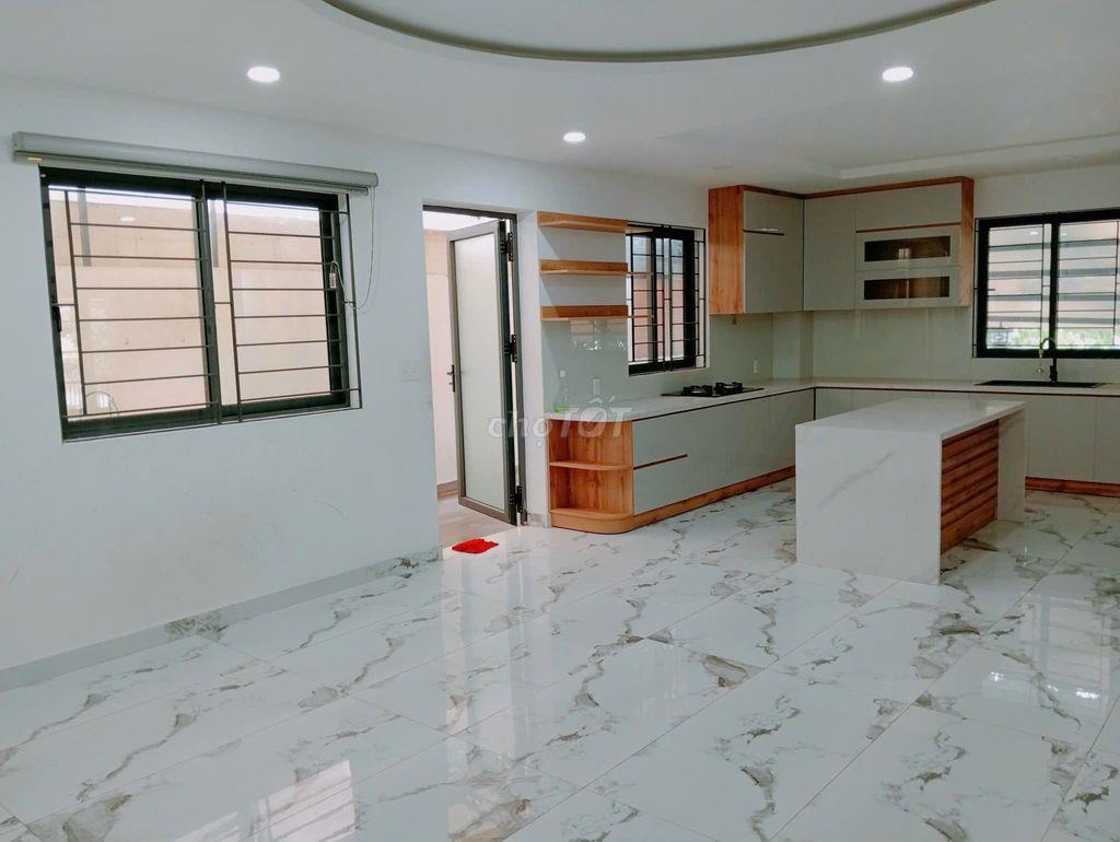 Bán nhà phố căn góc có hầm đường lớn KDC 13E INTRESCO giá rẻ.