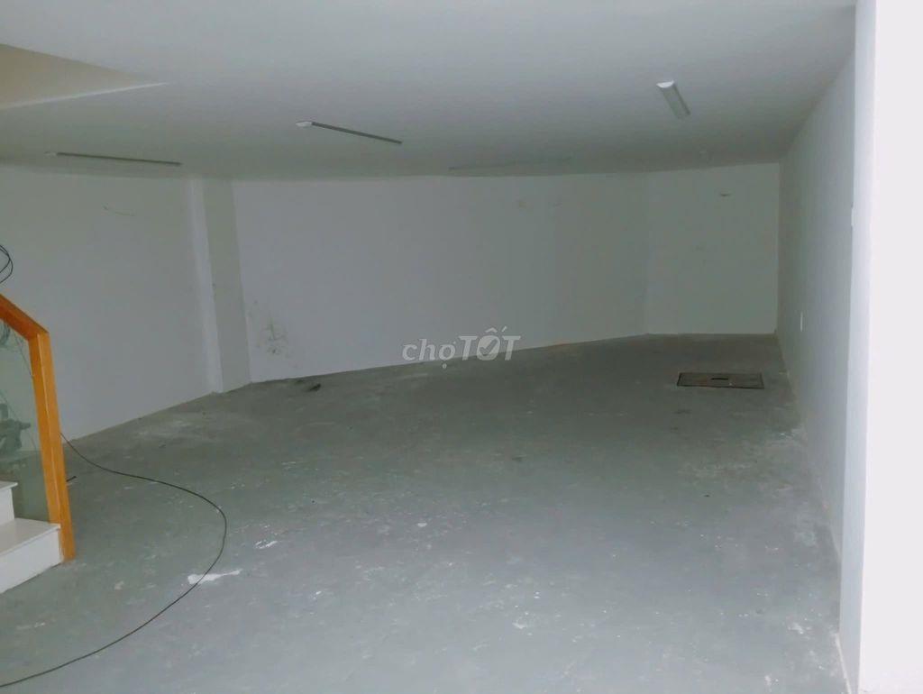 Bán nhà phố căn góc có hầm đường lớn KDC 13E INTRESCO giá rẻ.
