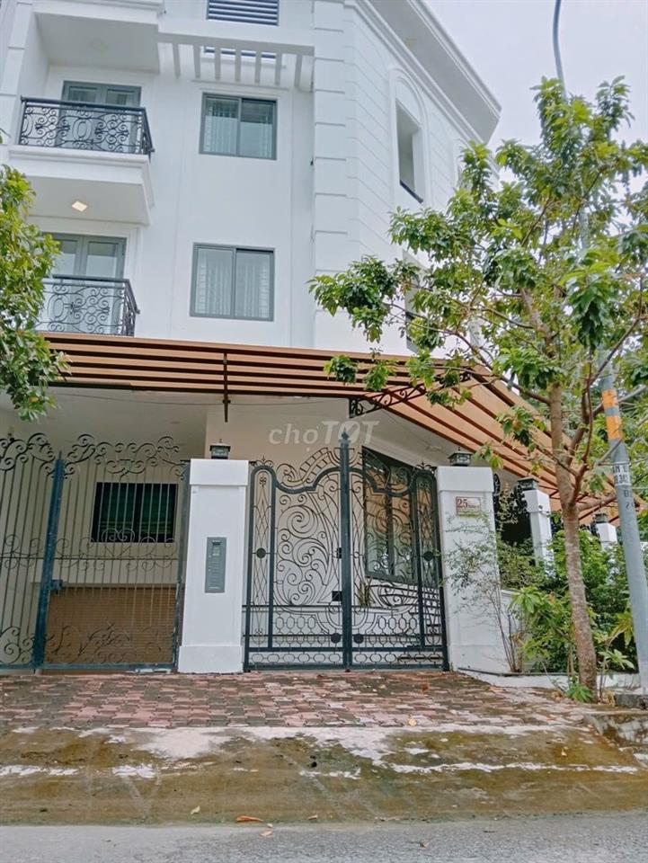 Bán nhà phố căn góc có hầm đường lớn KDC 13E INTRESCO giá rẻ.