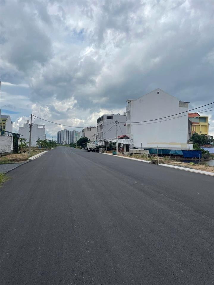 Chính chủ cần bán gấp nền đất KDC 13A Hông Quang trục chính 20m giá rẻ