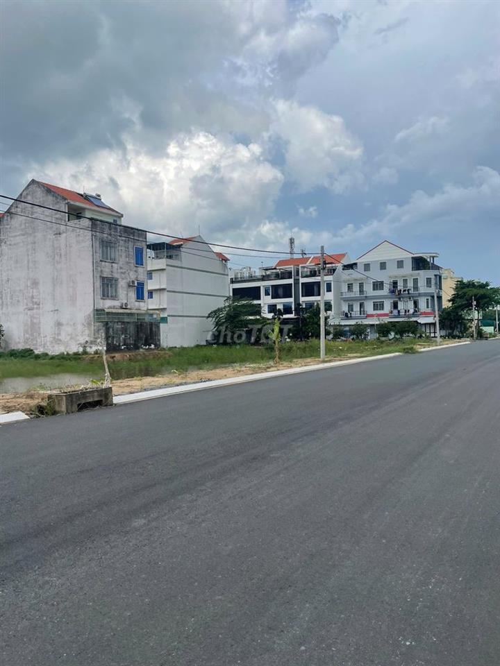 Chính chủ cần bán gấp nền đất KDC 13A Hông Quang trục chính 20m giá rẻ