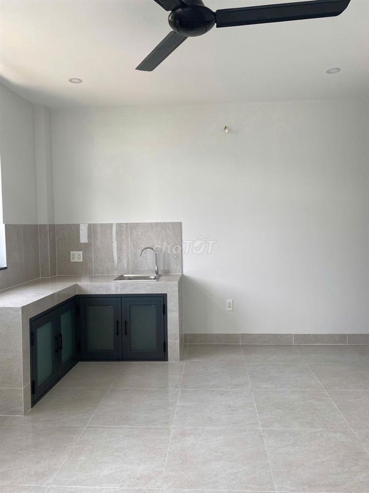 Cho thuê phòng trọ KDC 13E Intresco gần trường ĐH Văn Hiến giá 2,9tr