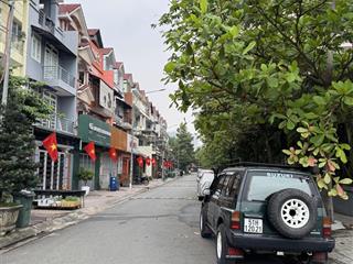 Bán nhà 3 tầng 90m2 đường cây keo, thủ đức, đối diện công viên, giá 10,8 tỷ