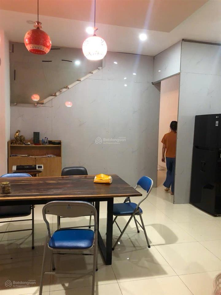 Bán nhà 3 tầng 90m2 đường cây keo, thủ đức, đối diện công viên, giá 10,5 tỷ