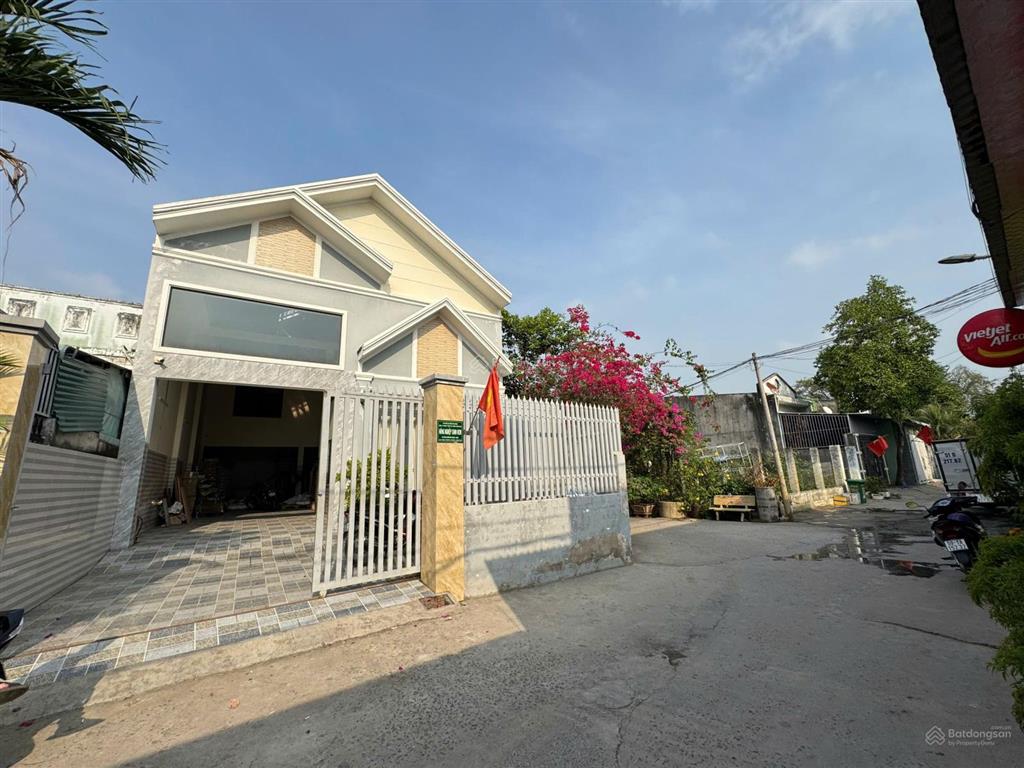 Bán nhà tân hiệp 4, hóc môn hẻm xe hơi 10m  179m2  ngang 9m  7,2 tỷ