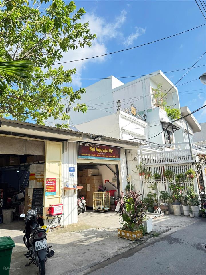 Bán 296m2 đường 38 hiệp bình chánh thủ đức có sẵn nhà xưởng cho thuê  giá 18 tỷ