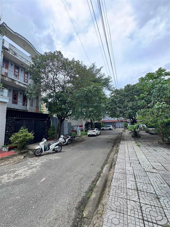 Bán nhà 4 tầng 100m2 mặt tiền kdc thới an  q12  đối diện công viên