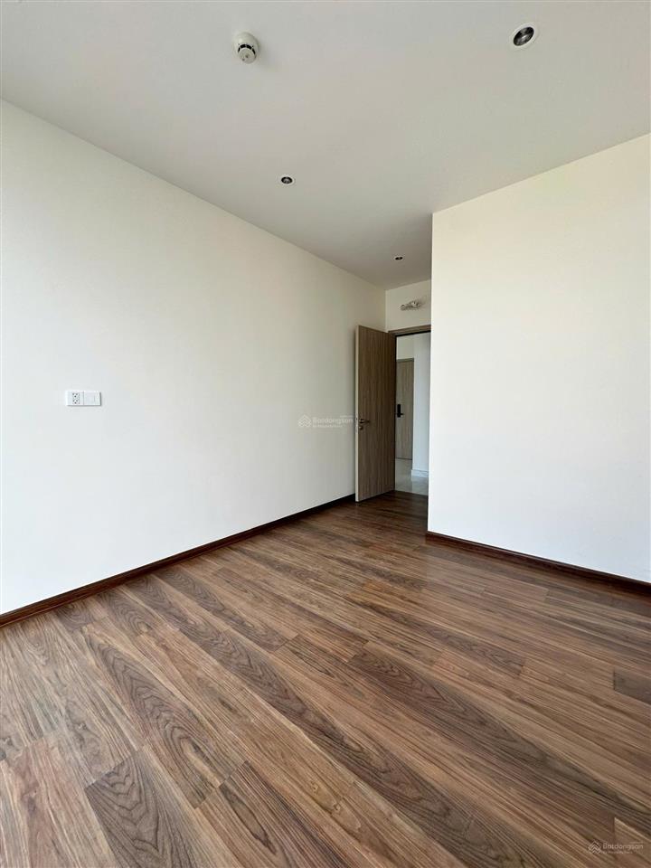 Cần bán gấp căn hộ bếp thiên nhiên daqua tầng trung view quận 1