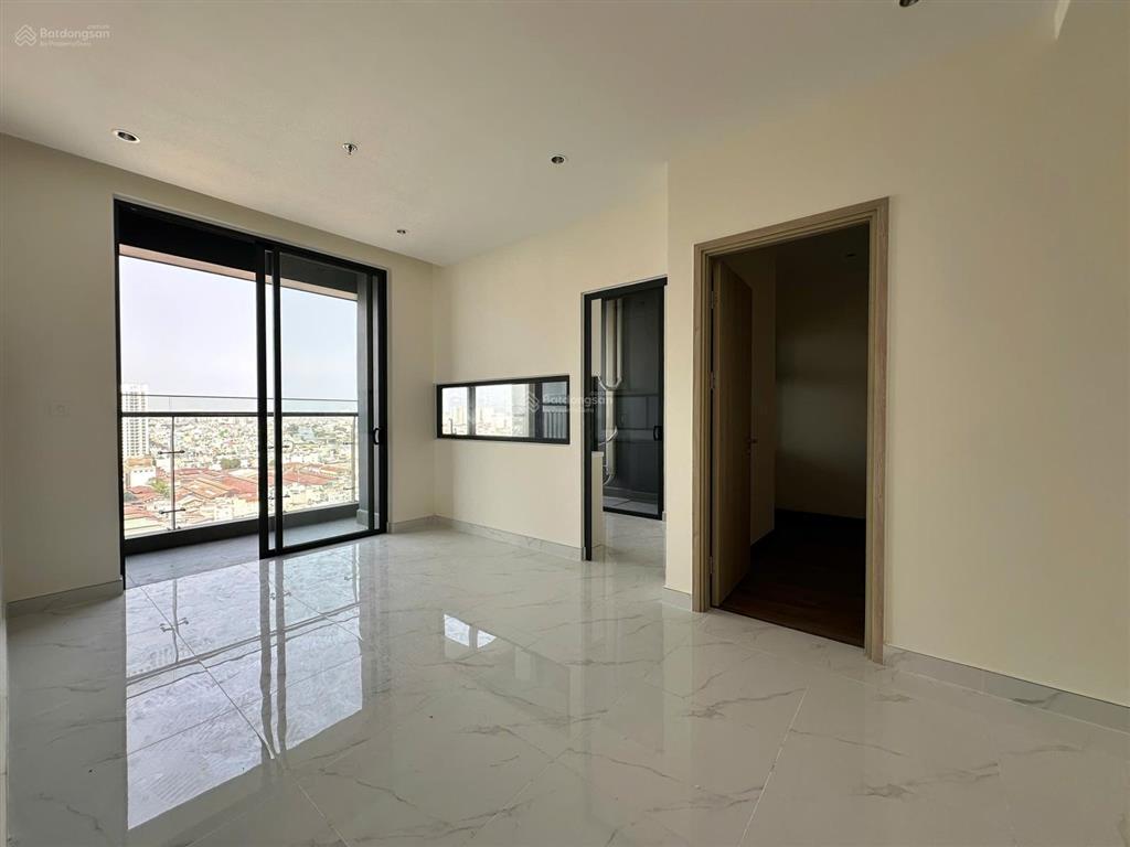 Cần bán gấp căn hộ bếp thiên nhiên daqua tầng trung view quận 1