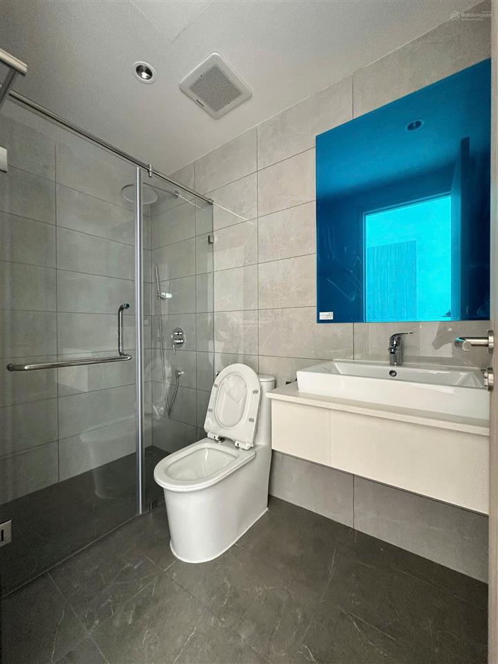Cần bán gấp căn hộ bếp thiên nhiên daqua tầng trung view quận 1