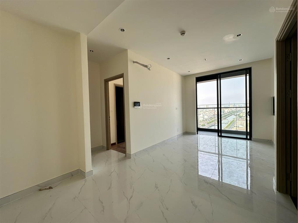 Cần bán gấp căn hộ bếp thiên nhiên daqua tầng trung view quận 1
