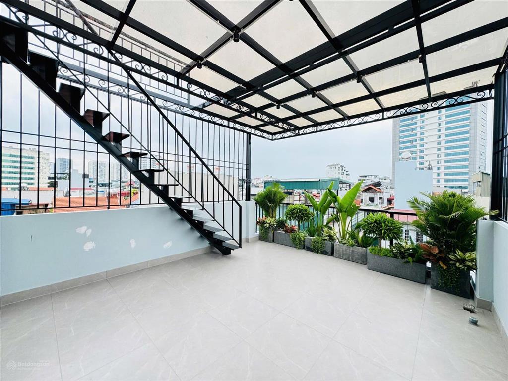 Nhà phố nguyễn văn cừ  7 tầng thang máy  full nội thất