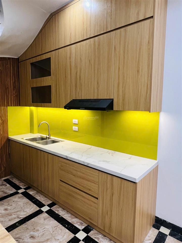 Bán nr tại phố trạm, 7,75 tỷ, 40m2, 3pn, 4wc, 5t, pháp lý đầy đủ