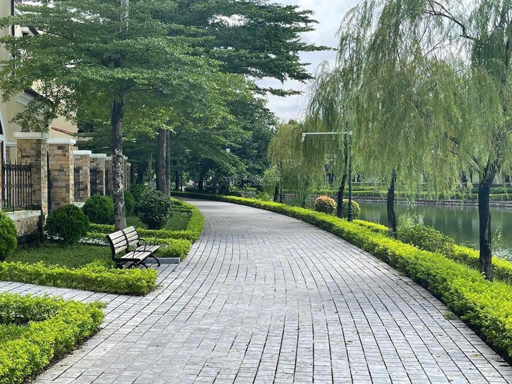 Chính chủ gửi bán ô đất full thổ cư 208m2 cam nghĩa. giá chỉ 17tr/m2.  em thanh tuyền 0968 621 ***
