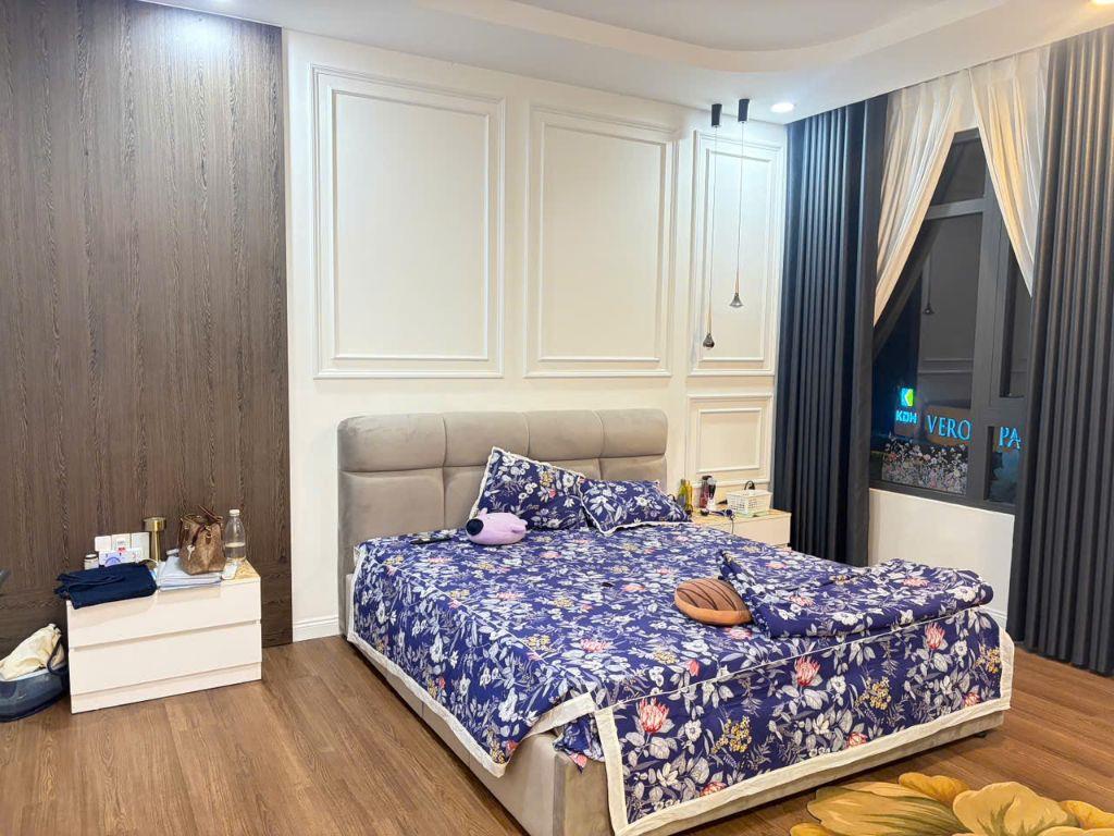 Bán biệt thự sân vườn - 1 trệt 2 lầu full nội thất cao cấp gần vòng xoay Phú Hữu