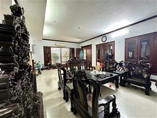 Chính chủ bán biệt thự ngọc lâm, long biên  5 tầng 220m²  3 mặt thoáng  nhỉnh 61 tỷ