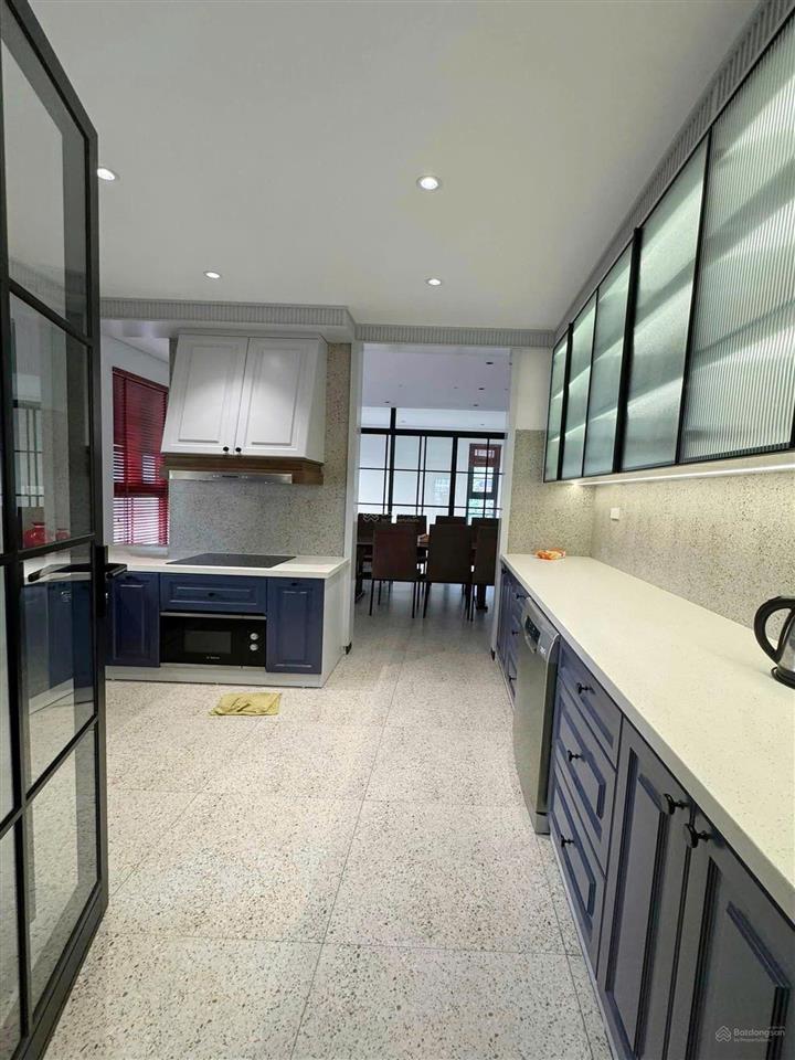 Chính chủ bán nhà hồng tiến, long biên  7 tầng 95m2  thang máy, 3 mặt thoáng  nhỉnh 30 tỷ